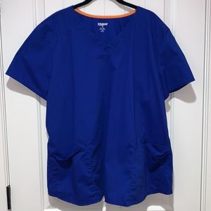 Scrub star 2XL top